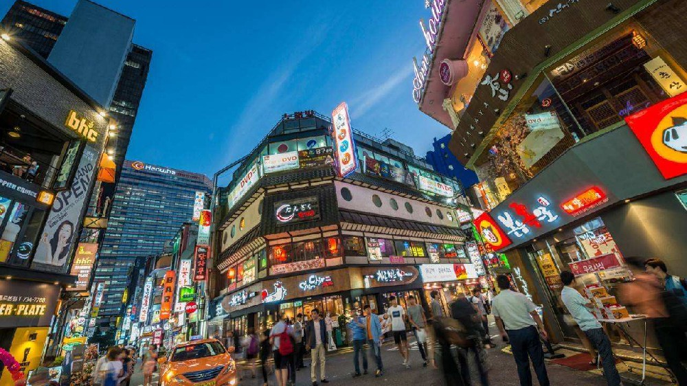 韩国金海市一军方驻地发生爆炸,已致3人受伤